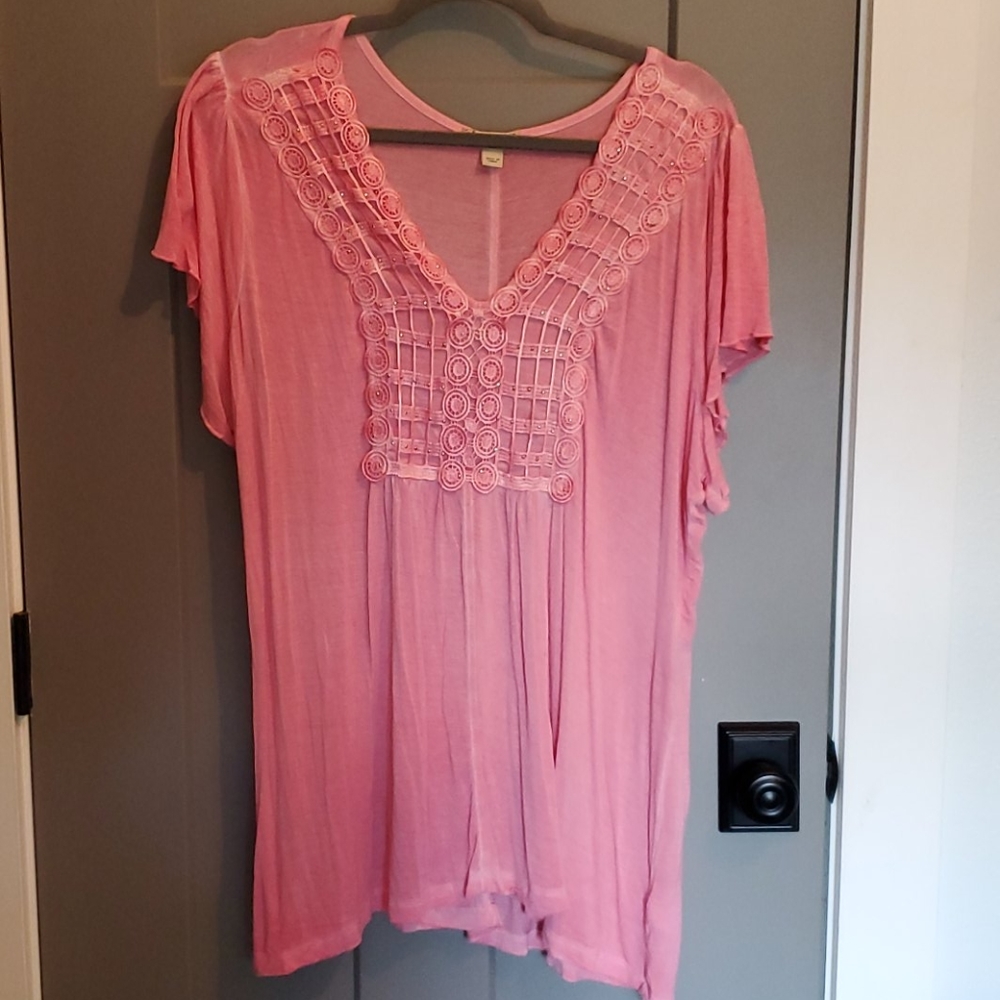 Energe brand embroidered Plus blouse sz 1X